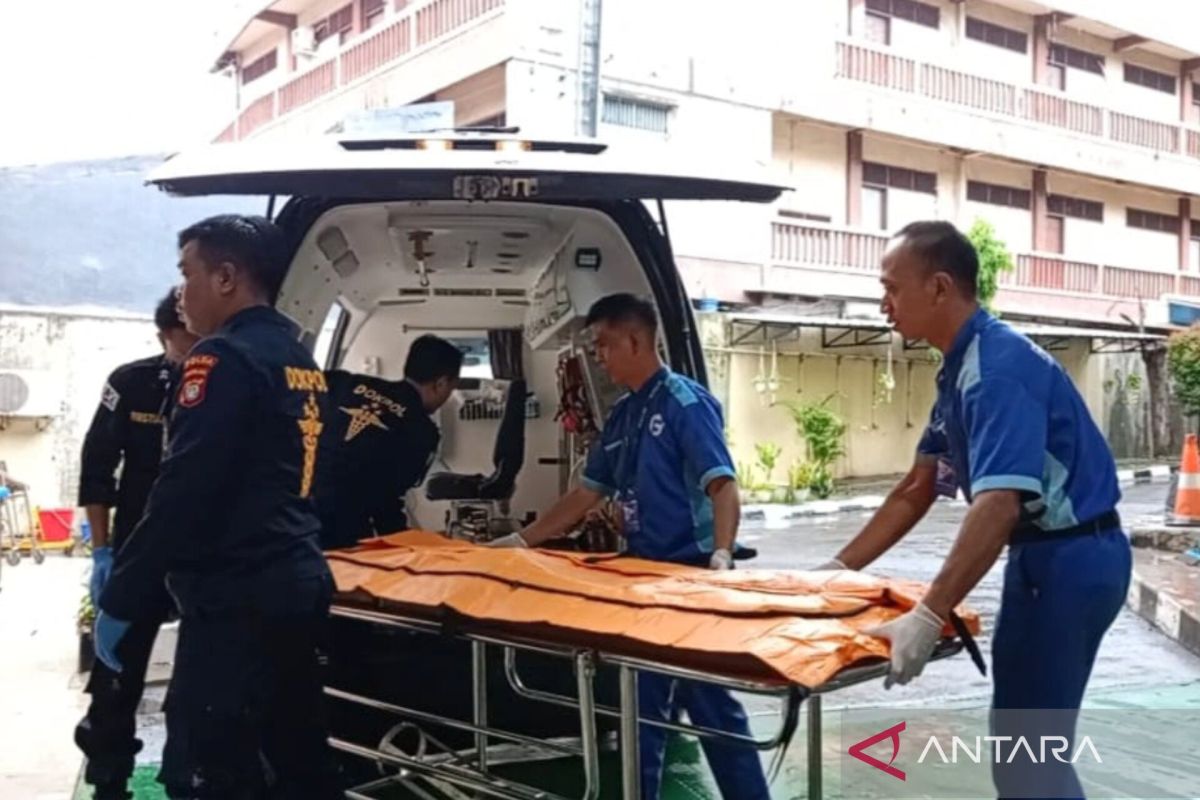 Satu lagi kantong jenazah korban Glodok Plaza tiba di RS Polri