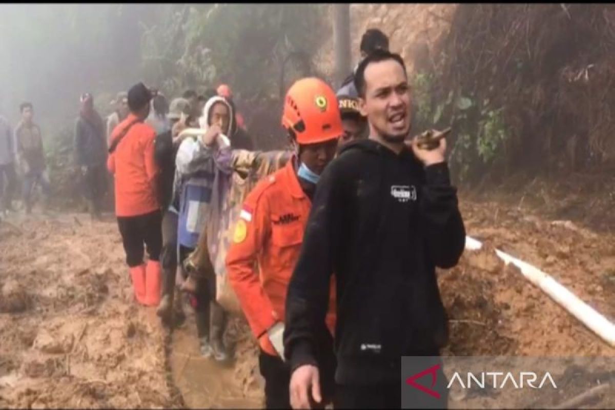 11 orang meninggal dalam bencana longsor di Pekalongan