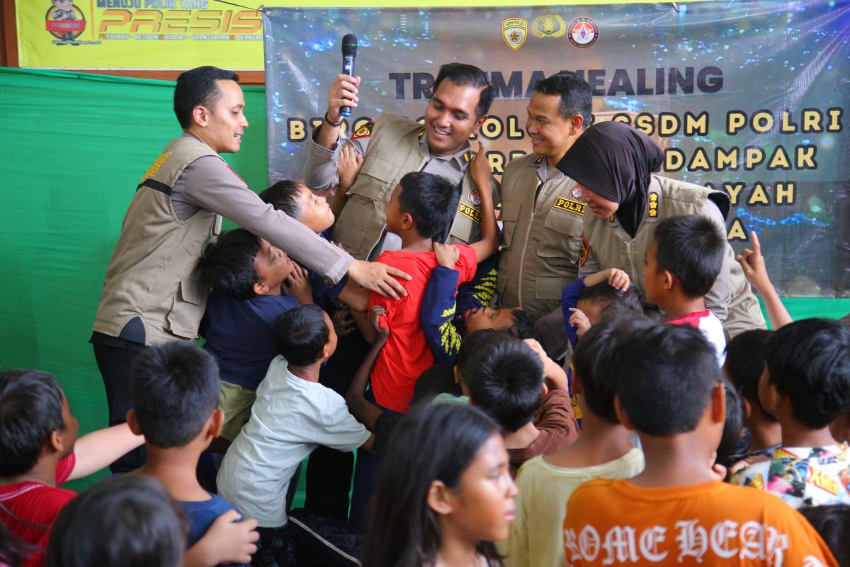 SSDM Polri beri trauma healing bagi korban kebakaran Kemayoran