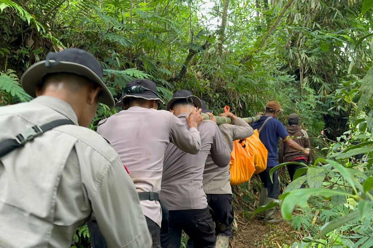 Polda Jateng kirim personel brimob ke lokasi bencana Pekalongan-Demak