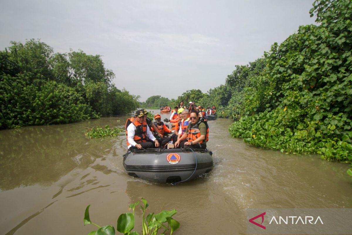 Pj gubernur sebut banjir di Sidoarjo akibat penyempitan sungai