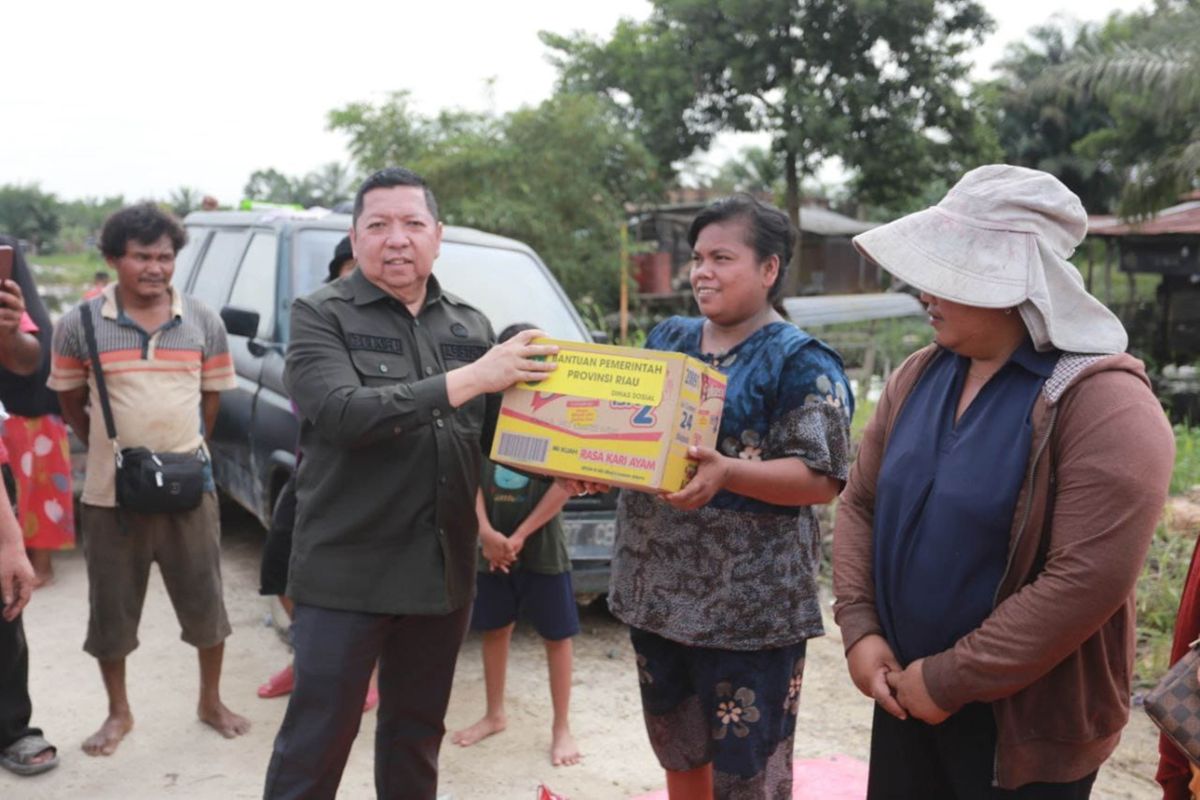 Pemprov Riau salurkan bantuan kemanusiaan untuk korban banjir Pelalawan