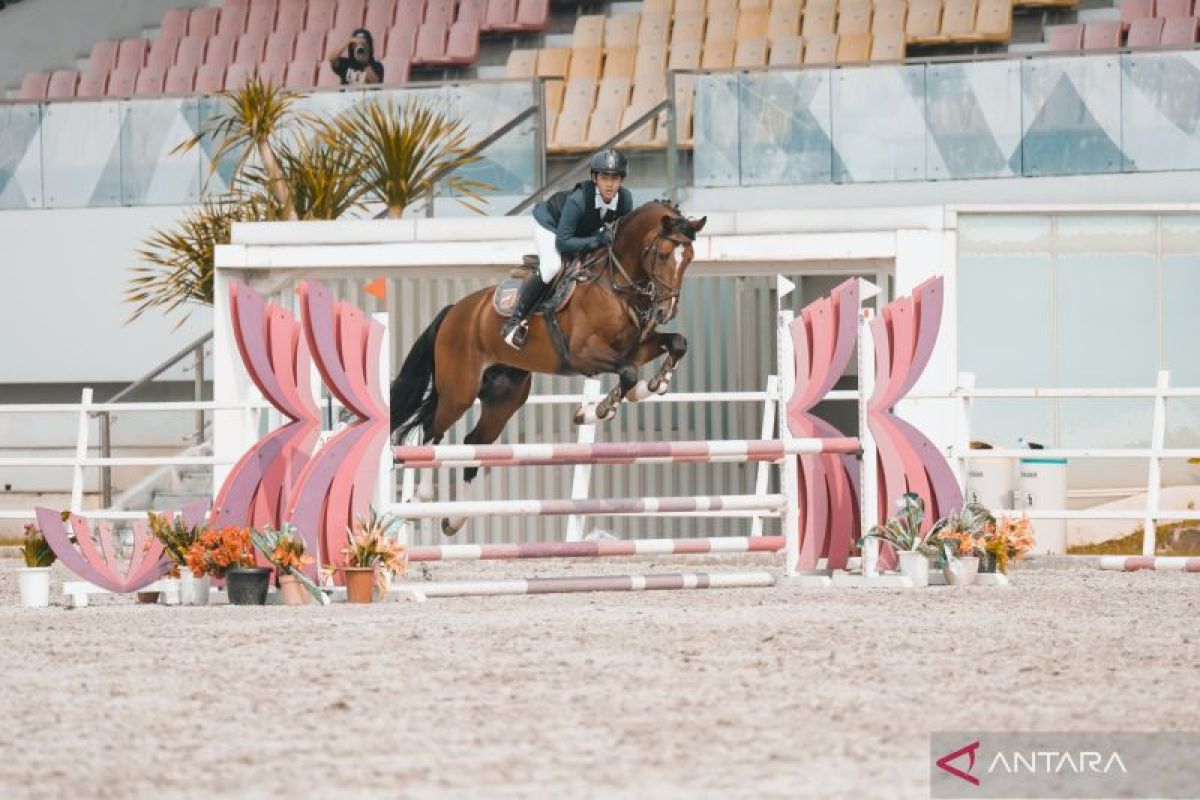 200 kuda bersaing dalam FEI CSIs International Jumping Competition