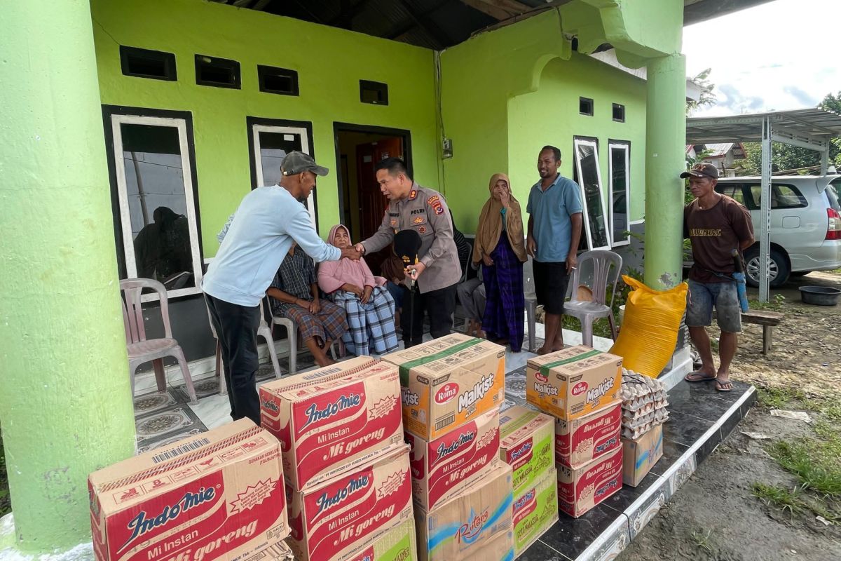 Polres Mabar salurkan bansos kepada korban kebakaran