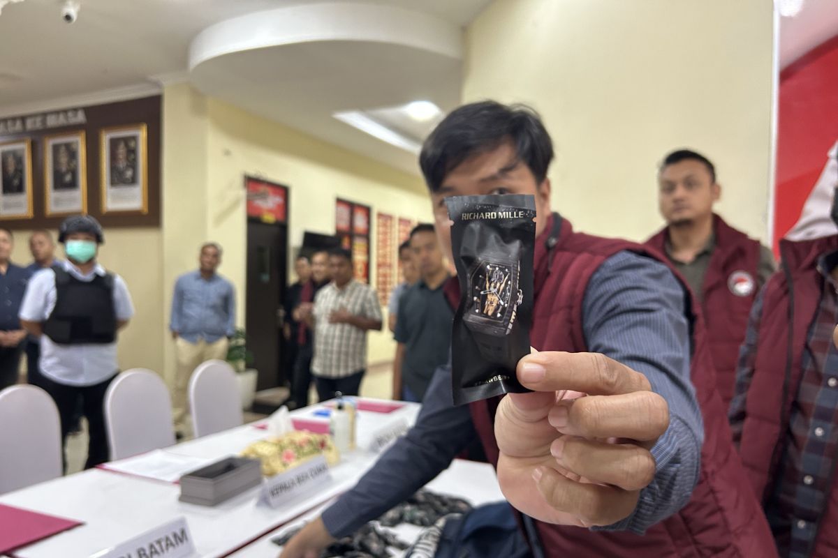 Polda Kepri gagalkan peredaran 170 refill pod yang mengandung obat keras