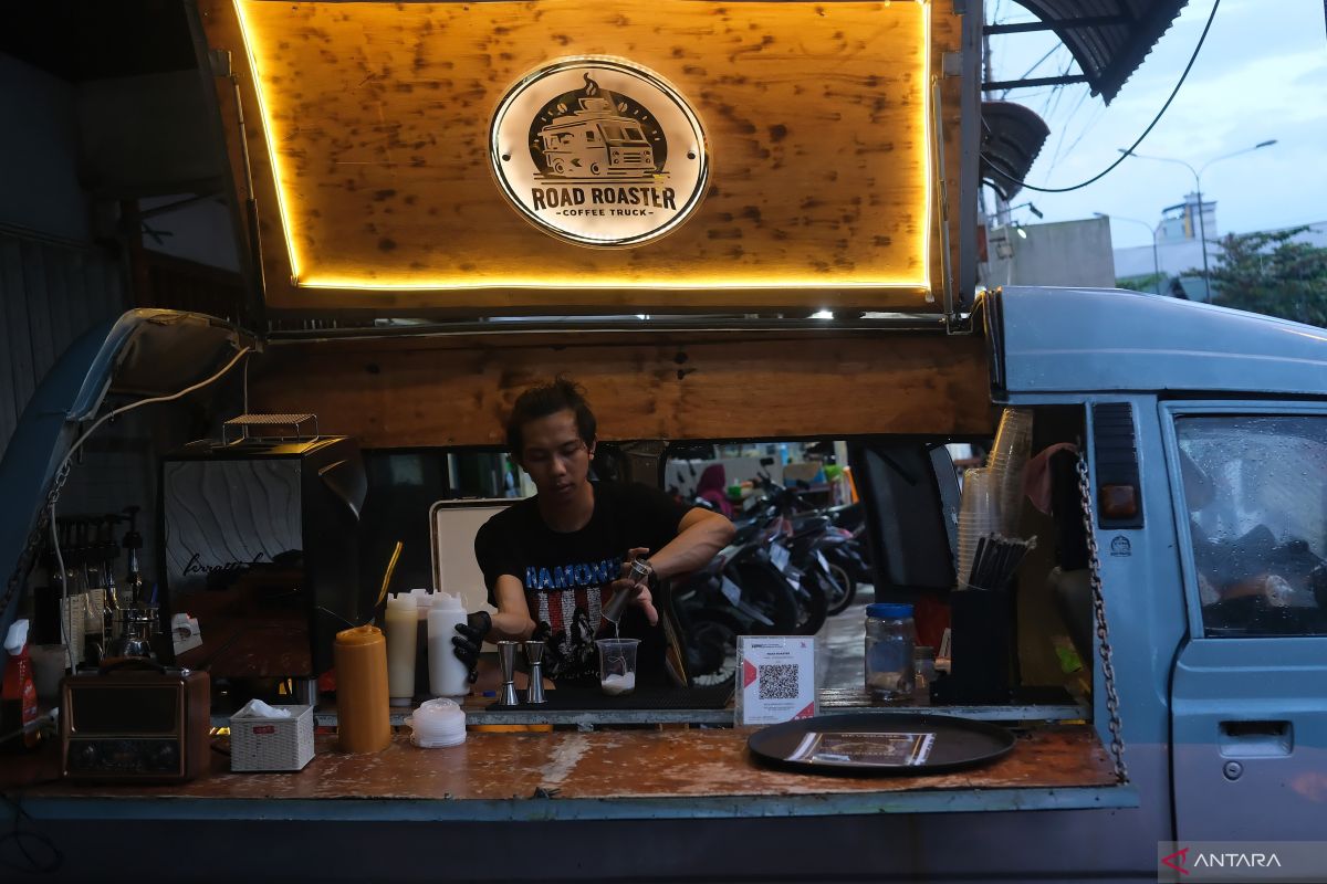 Disnaker boosts disabled people's skills with barista training