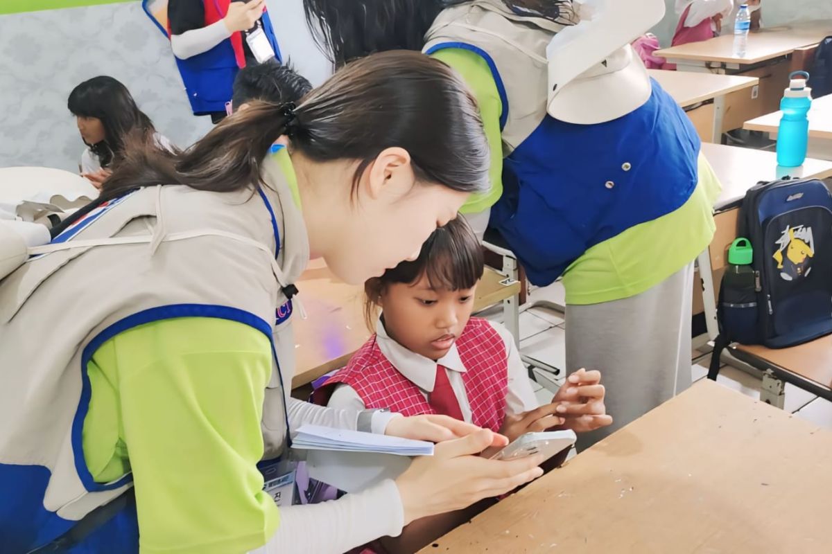 Relawan Palang Merah Korea kunjungi sekolah dasar di Jakarta Timur