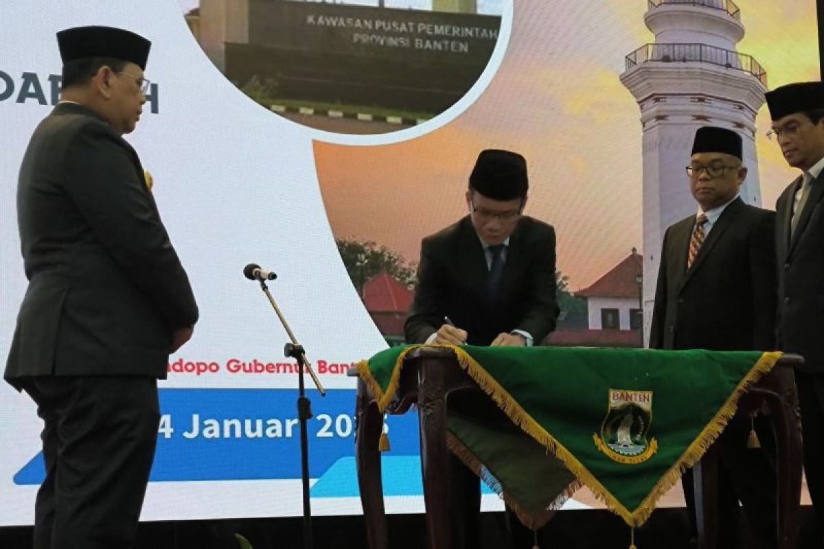 Nana Supiana dilantik sebagai Penjabat Sekda Provinsi Banten