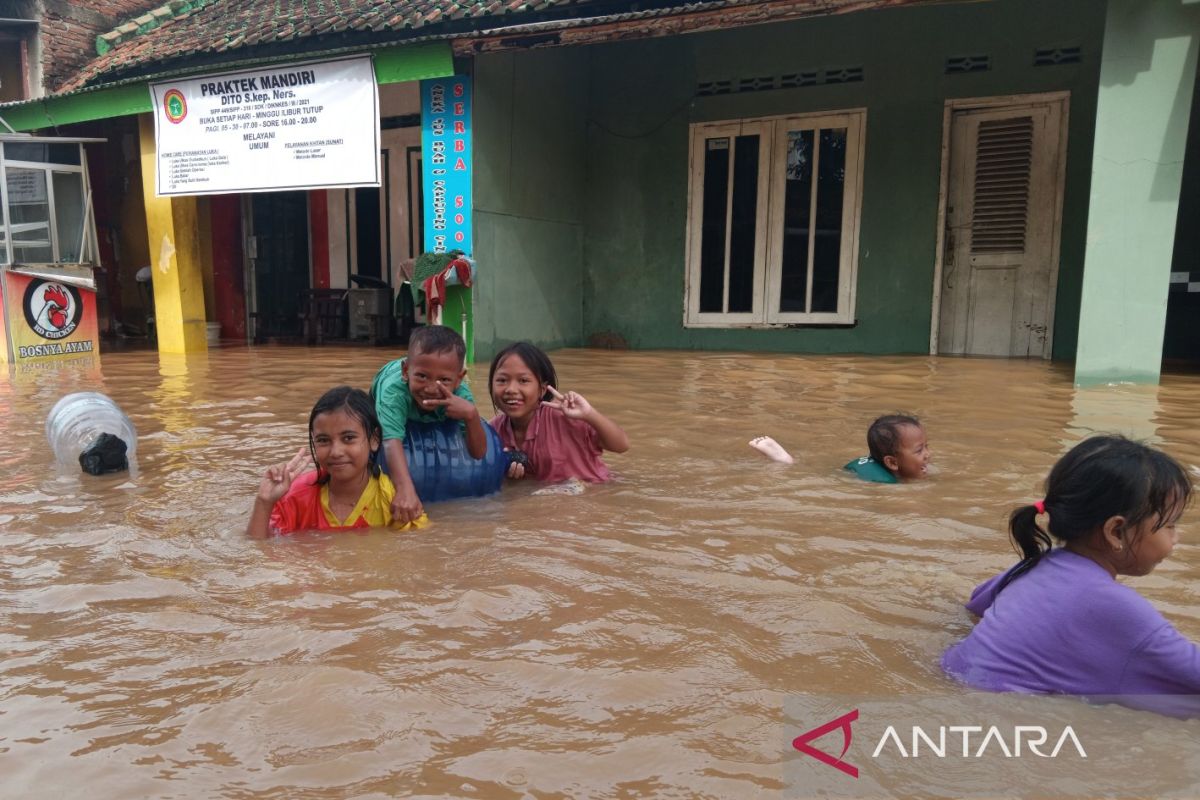 BPBD: Banjir setinggi 60 cm rendam 15 desa di Cirebon