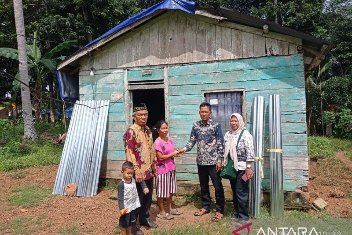 Baznas Belitung salurkan bantuan untuk korban musibah angin kencang
