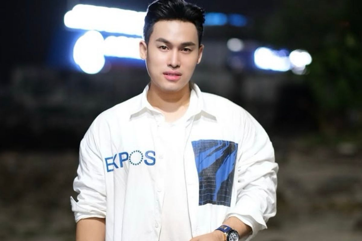 Sosok Slam Wiyono: Makeup artist perias artis-artis ternama