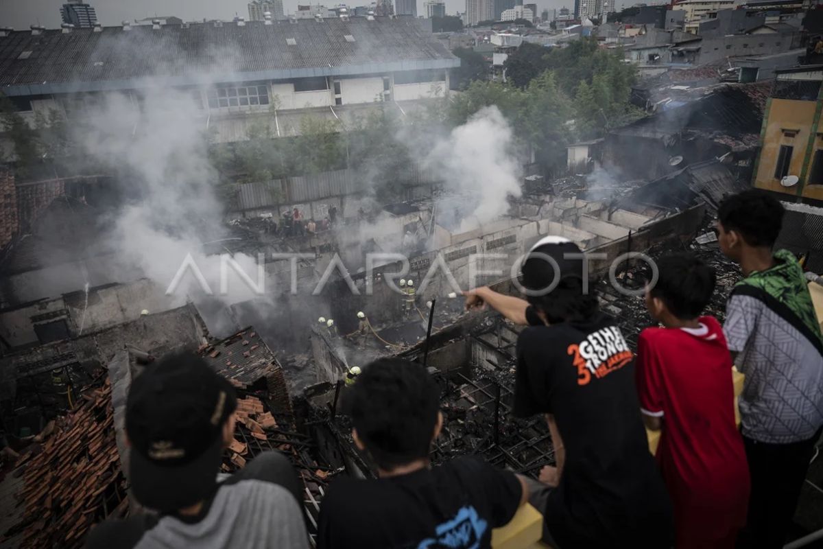 Warga Jakarta diimbau miliki APAR untuk atasi kebakaran di rumahnya