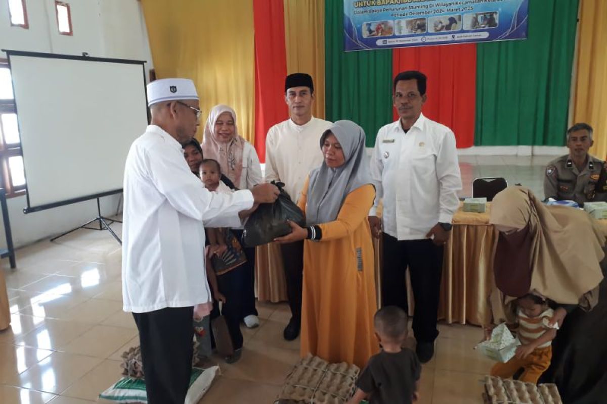 Pemkab Aceh Besar salurkan bantuan tekan stunting