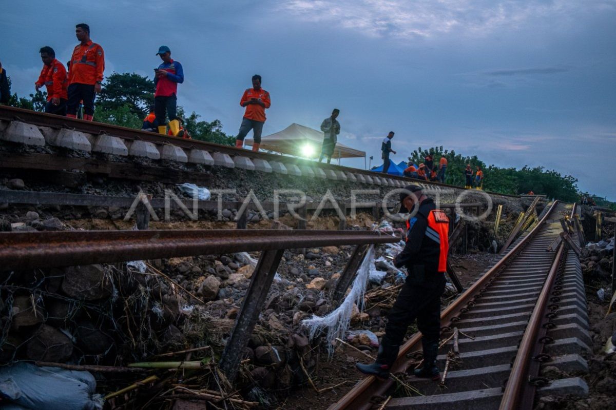 BNPB: Jalur rel kereta api Gubug-Karangjati kembali amblas banjir Grobogan