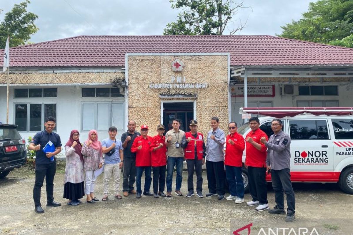 PMI Pasaman Barat terima satu unit mobil operasional dari BI