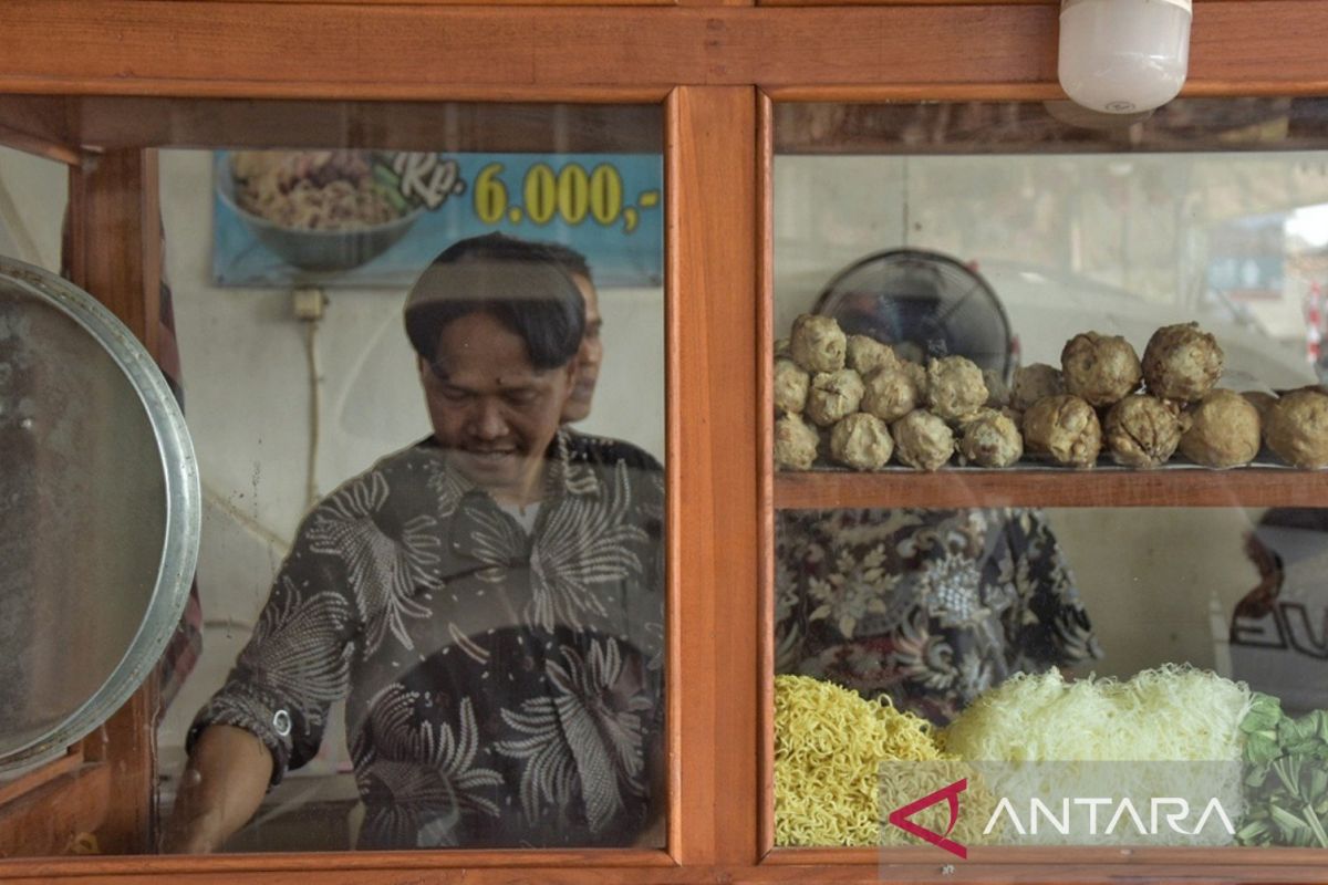 Pedagang bakso di Bekasi beralih gunakan daging sapi impor