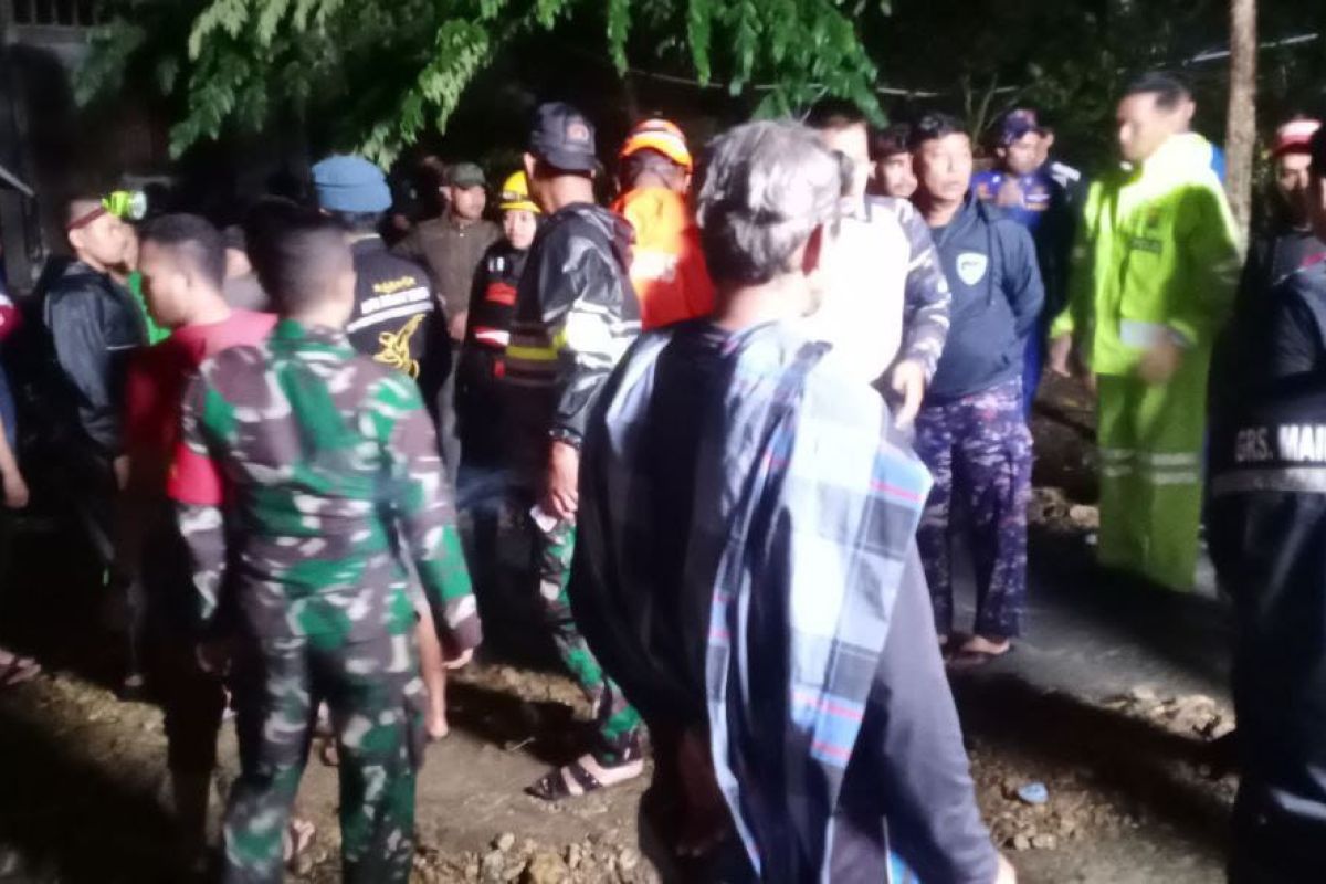 Empat orang tewas akibat bencana longsor di Mamuju