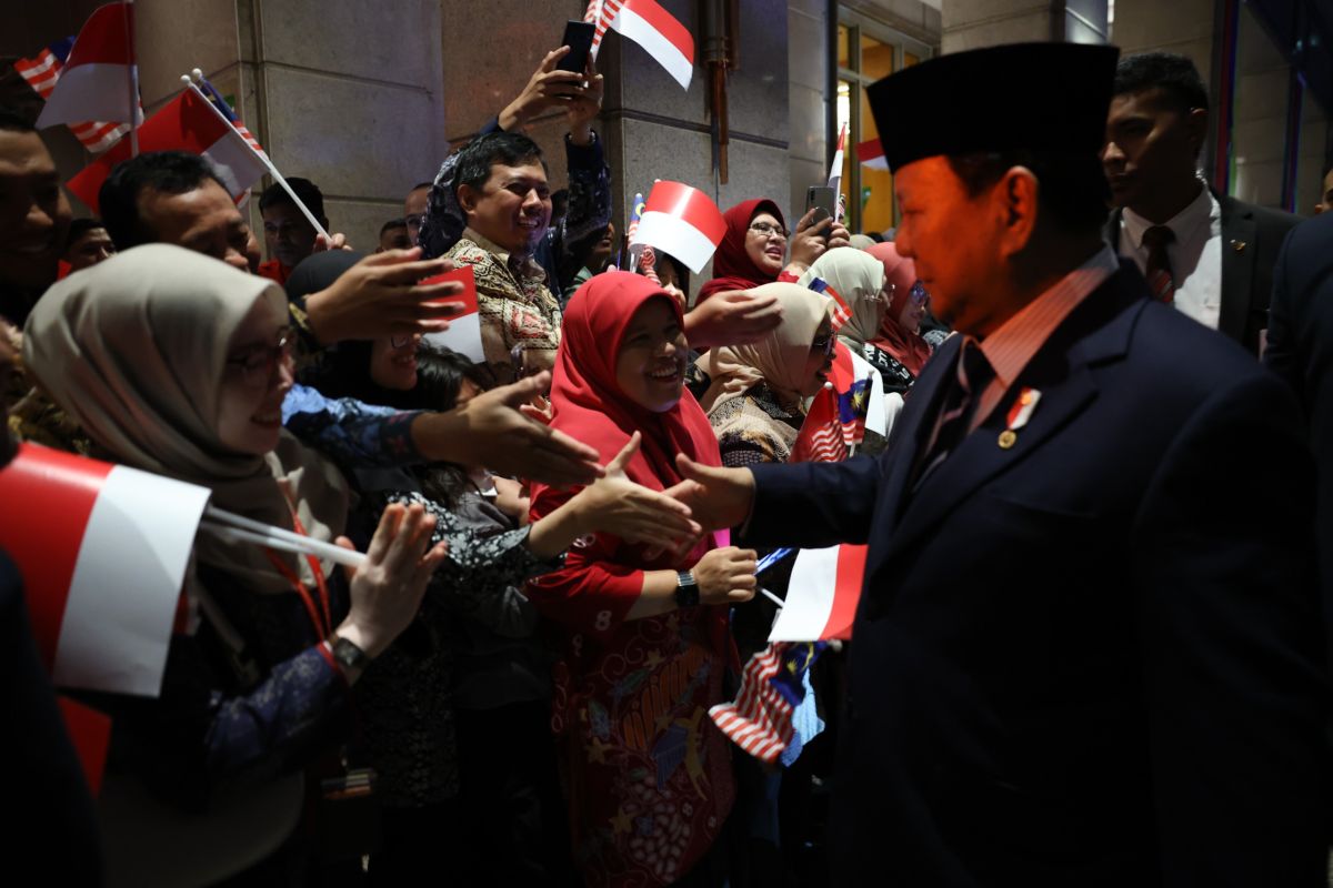 Presiden Prabowo disambut antusias WNI yang berlibur di Malaysia