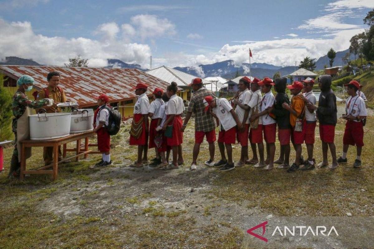 Program makan gratis lima kali seminggu di Papua Tinggi