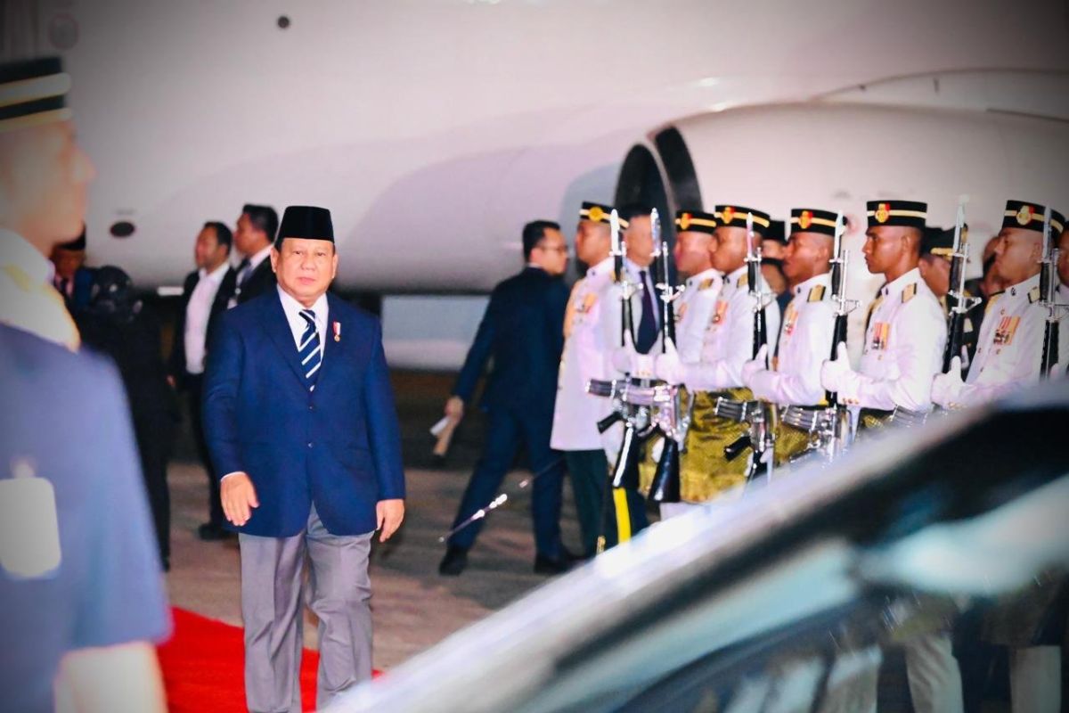 Presiden tiba di Malaysia untuk terima penghargaan dari Sultan Ibrahim