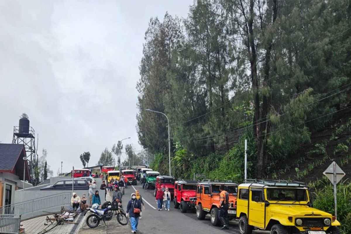 Pemkab Probolinggo tertibkan loket masuk wiisata Gunung Bromo