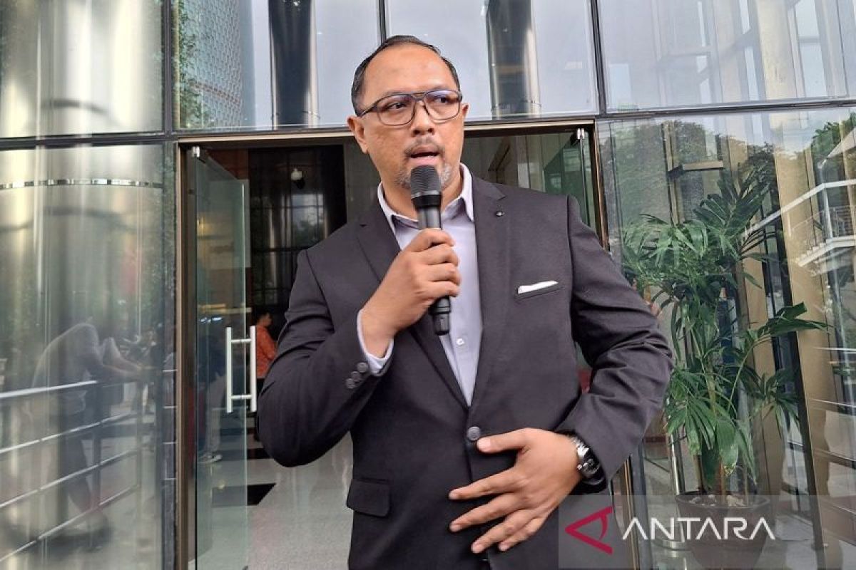 KPK periksa mantan anggota DPRD Sampang Fauzan Adima