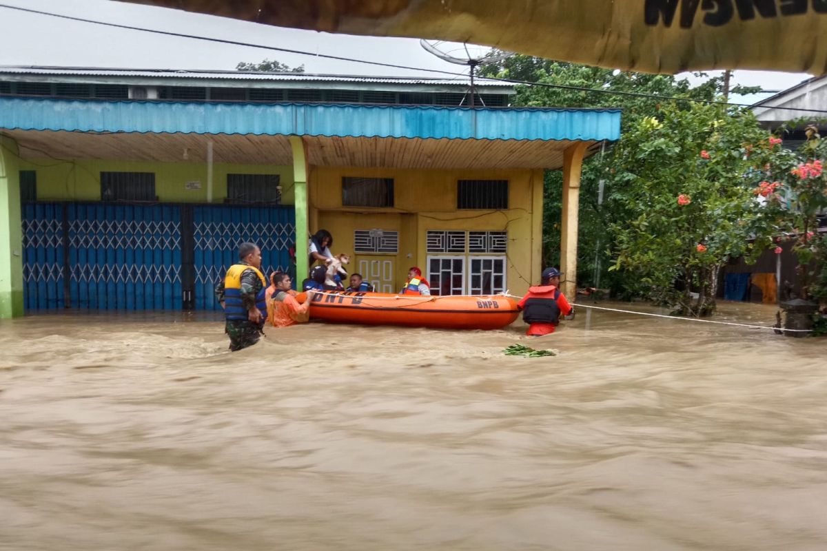 Banjir luapan Sungai Sebalo rendam ratusan rumah warga di Bengkayang