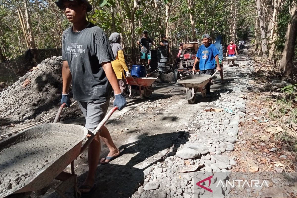 Bantul meningkatkan infrastruktur perdesaan melalui padat karya