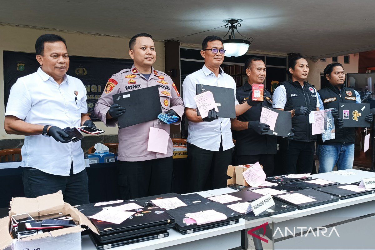 Polisi sita puluhan gawai dan laptop dari para tersangka penipuan online