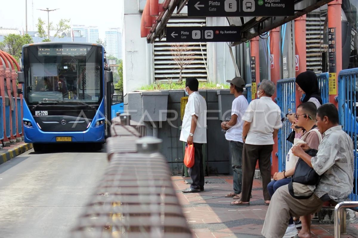 Transjakarta tambah perhentian rute Pulo Gebang-Pulo Gadung via PIK