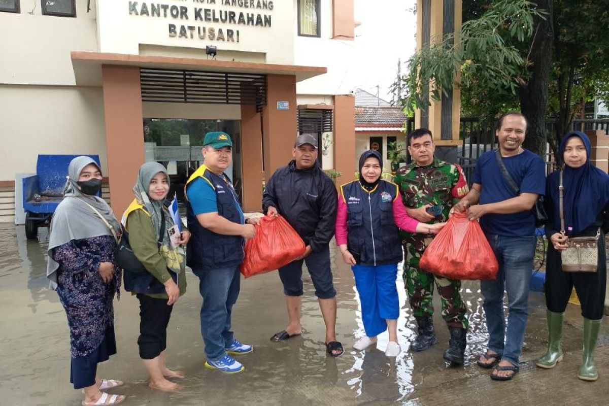 Dinsos Kota Tangerang salurkan bantuan logistik ke lokasi terdampak banjir