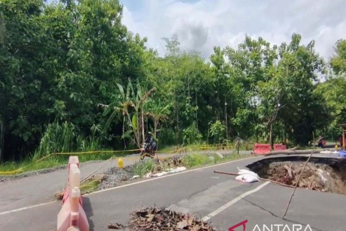 Pemkab Kulon Progo perbaiki jalan Sentolo-Nanggulan pada Februari