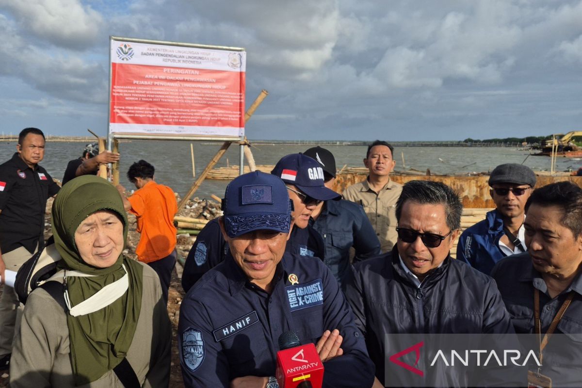 Menteri LH segel area reklamasi perairan Pal Jaya Bekasi karena melanggar