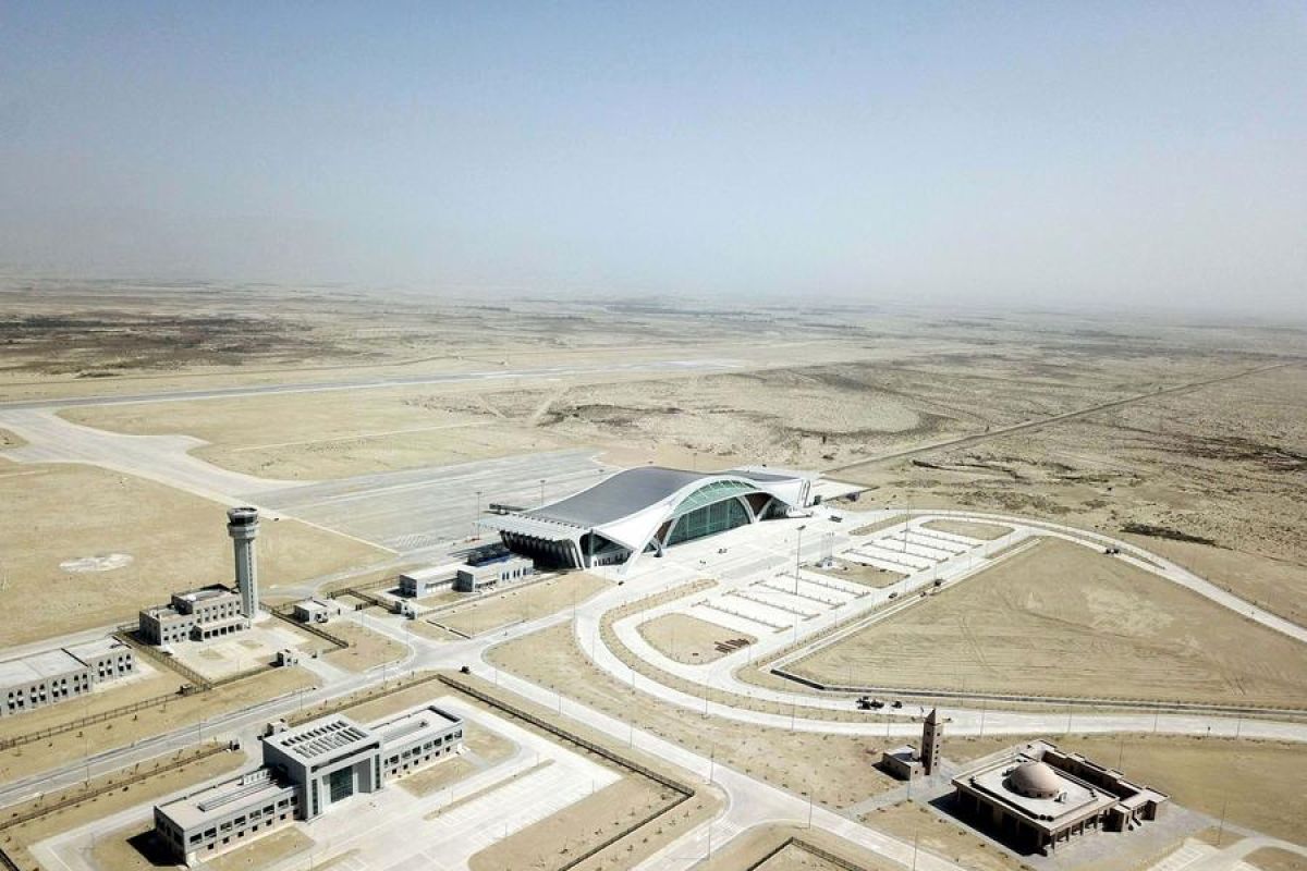 Pesawat Airbus pertama tiba di Bandara Gwadar baru Pakistan