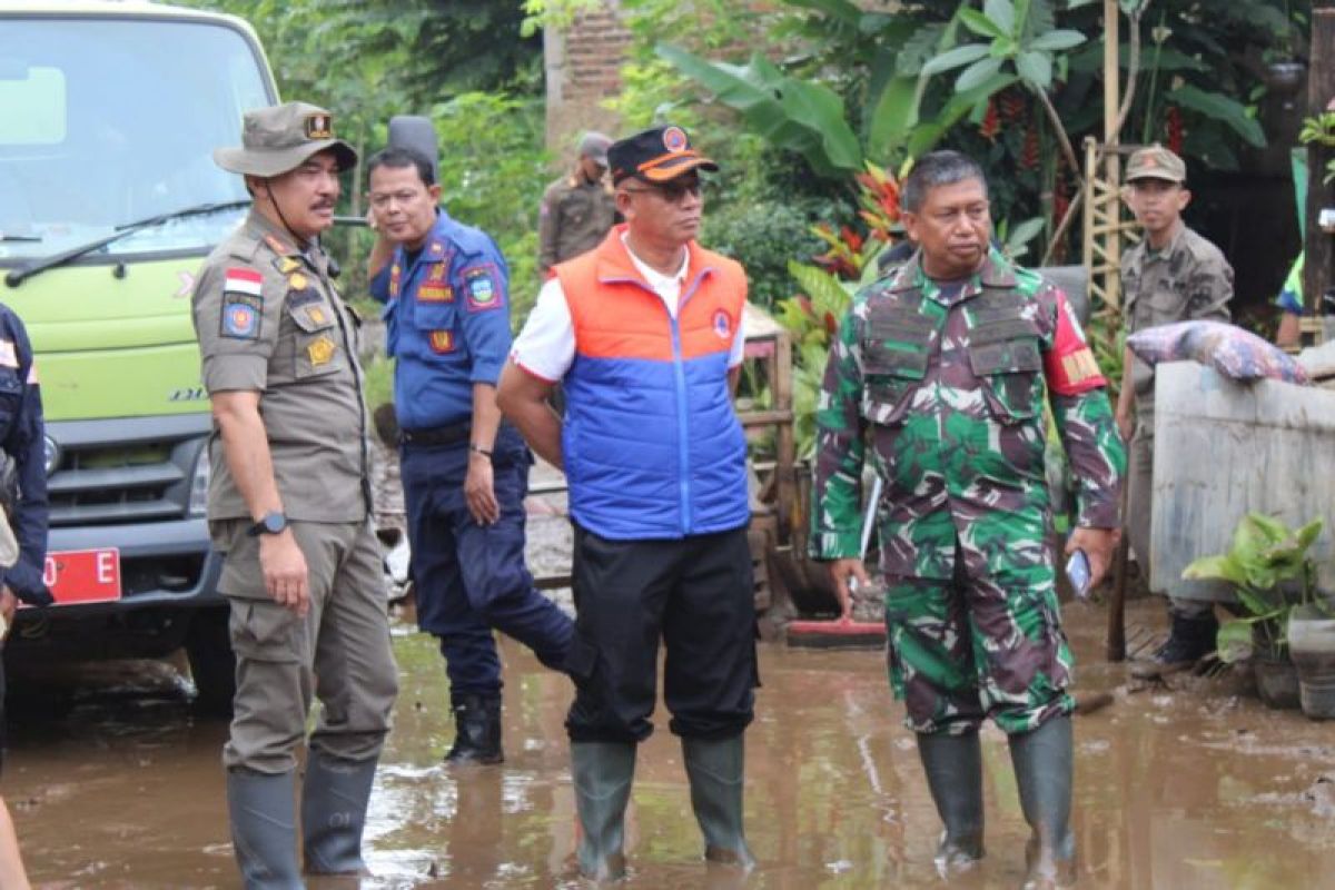 Garut larang warga bangun rumah di bantaran Sungai Cimanuk