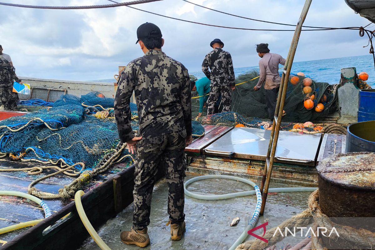 KKP mengamankan dua kapal langgar ketentuan alat penangkap ikan