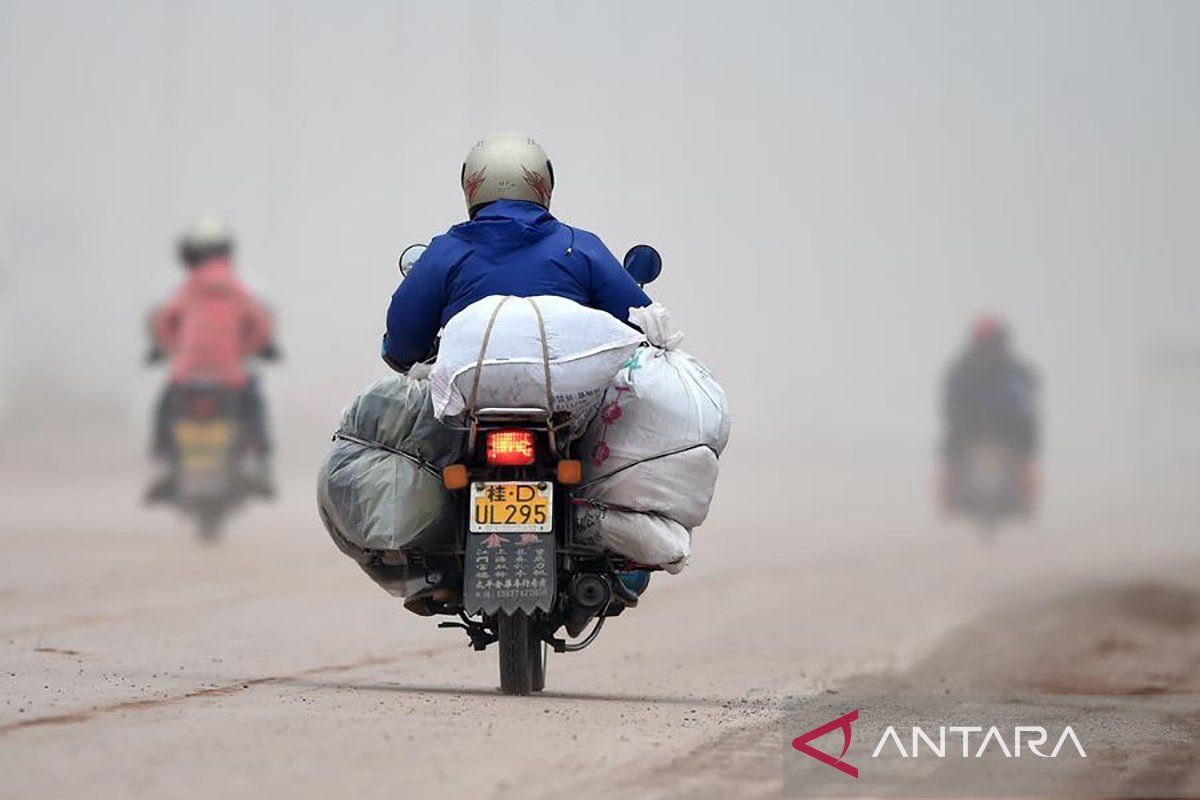 Evolusi Tren Perjalanan Mudik China, dari Sepeda Motor Hingga Jet C919