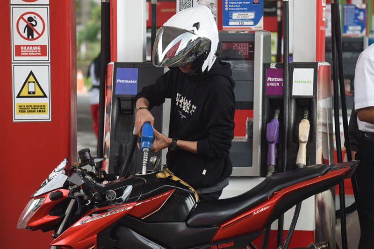 Harga BBM Pertamina 1 Februari 2025, Pertamax naik Rp12.900 per liter