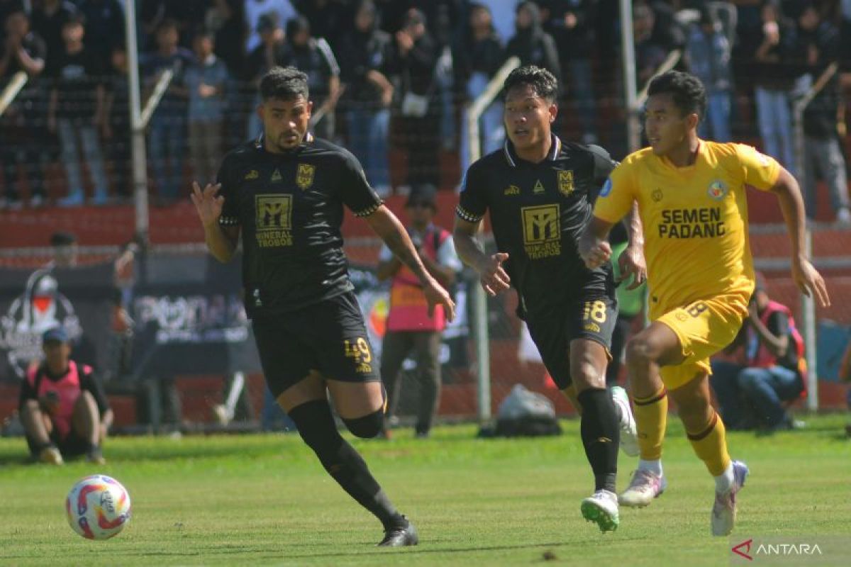 Semen Padang ditahan tamunya Malut United 1-1