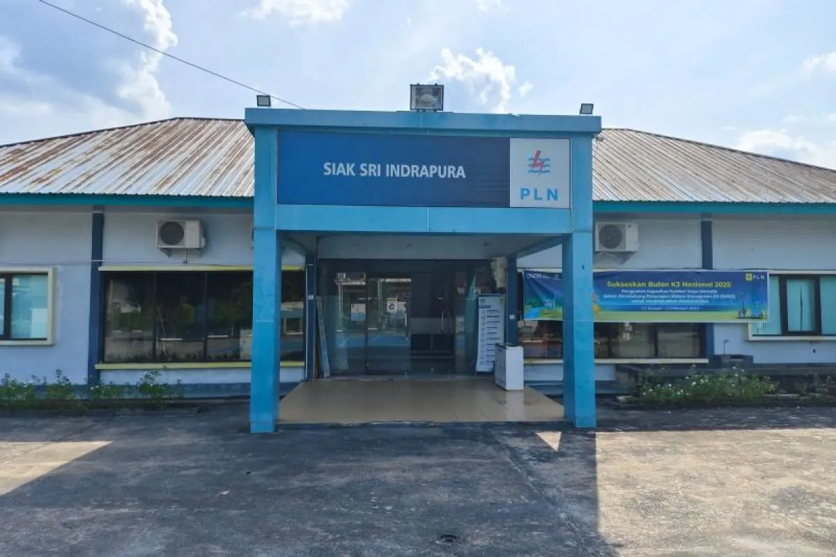 Menunggak, PLN putus aliran listrik tiga kantor camat di Siak