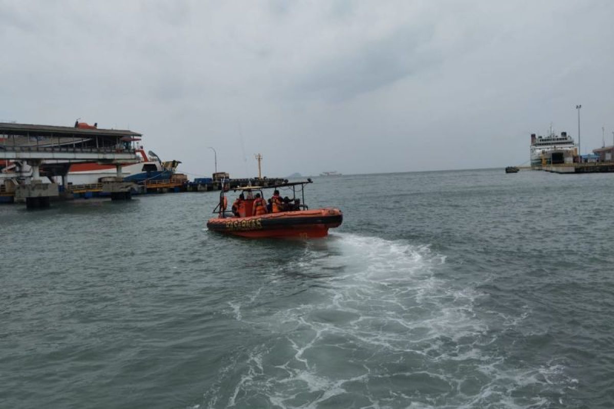 Tim SAR temukan ABK kapal tenggelam di Selat Sunda