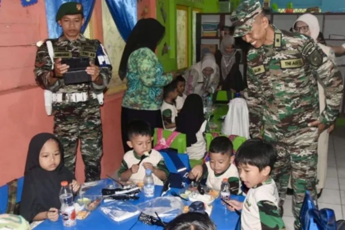 Kalsel kemarin dari jembatan rusak hingga makan bergizi gratis