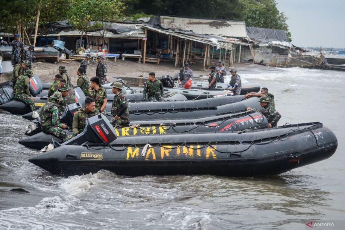 22,5 km pagar laut di utara Tangerang berhasil dibongkar TNI AL