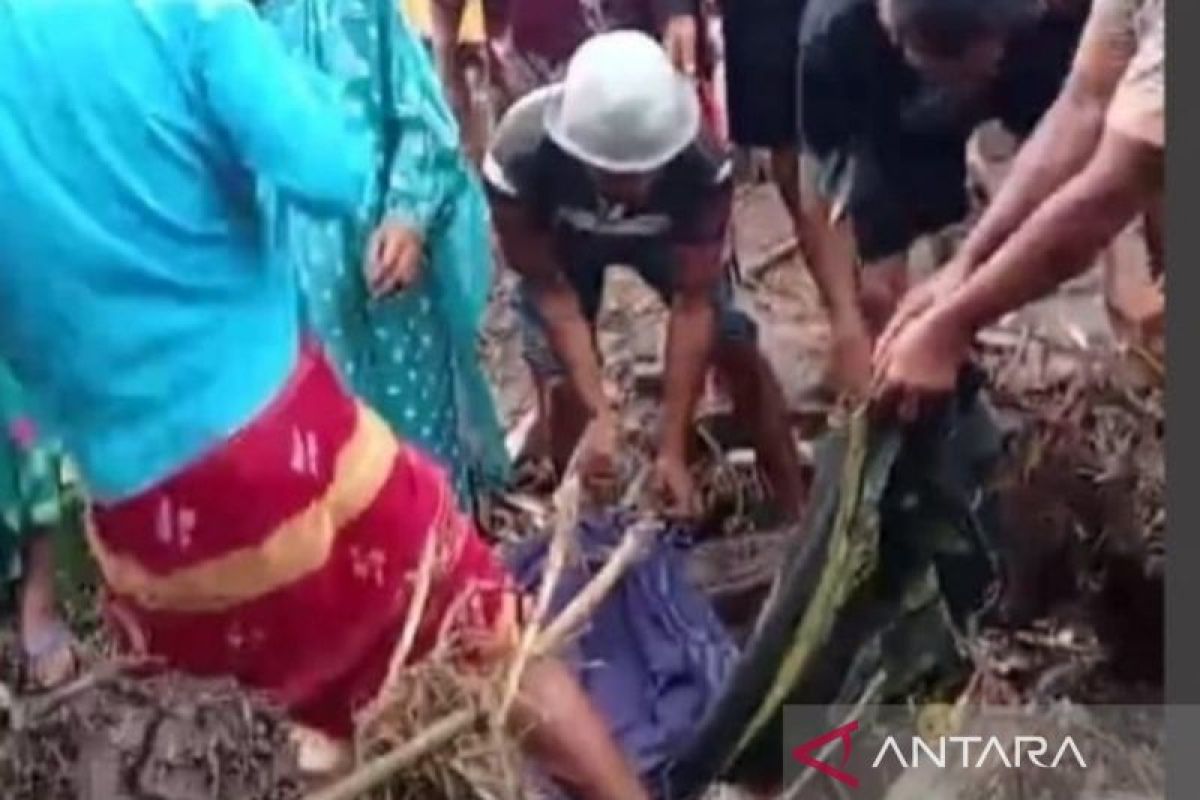 Seorang warga terseret banjir Bima ditemukan meninggal