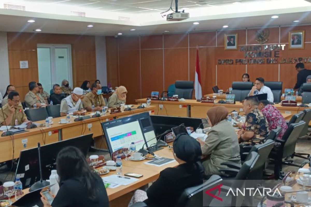 Legislator minta Disdik cabut persyaratan nilai 70 bagi penerima KJP