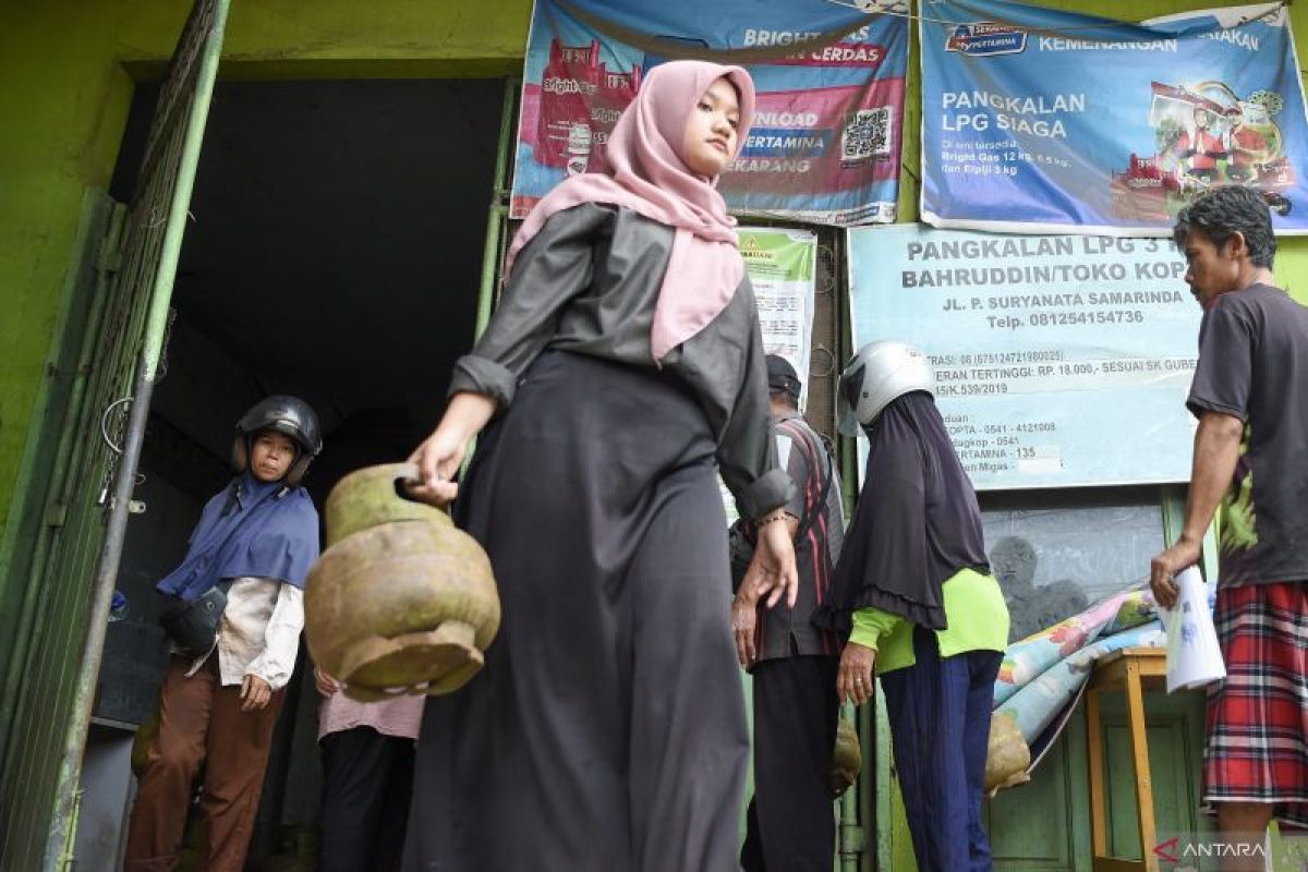 Indonesia's subsidized LPG sales normalize after Prabowo's order: govt