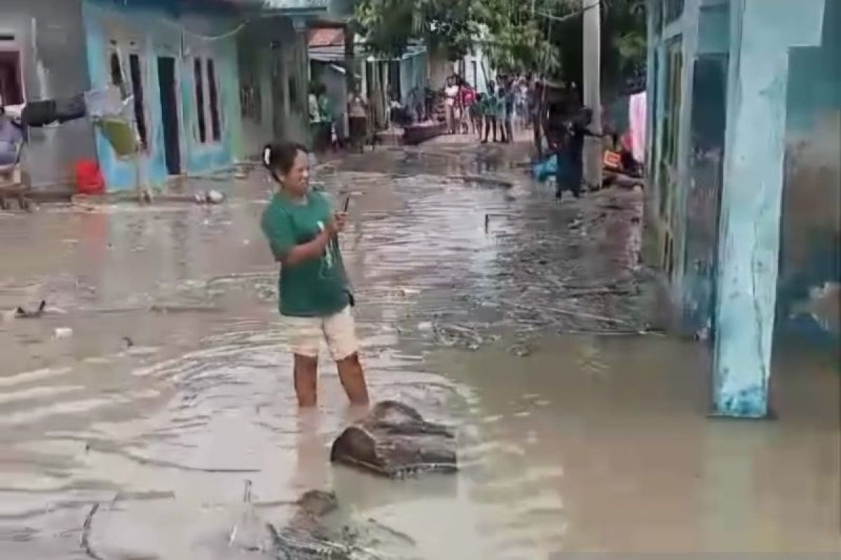 Banjir rob terjadi di Kabupaten Kupang