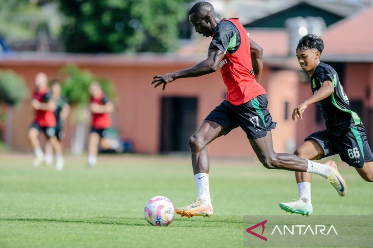 Flavio Silva harap Persebaya raih tiga poin di kandang Persis Solo