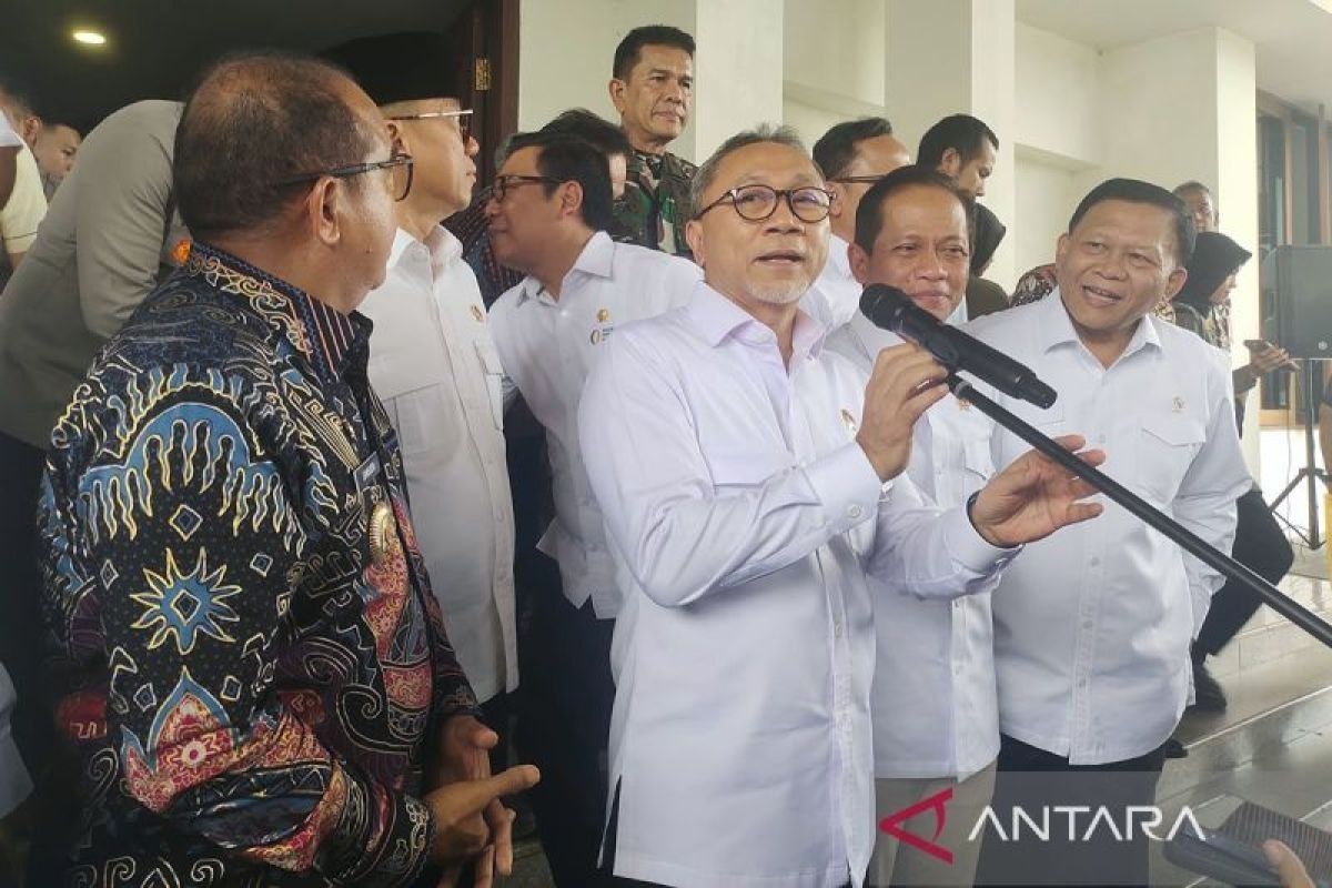 Menko Pangan Zulkifli Hasan sebut harga beras stabil jelang Ramadhan