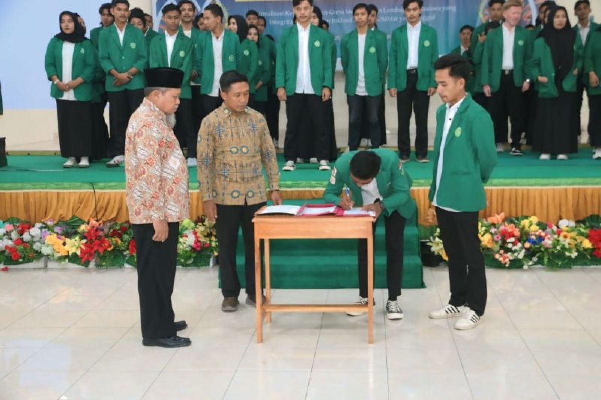 UMMAT kukuhkan pengurus BEM dan DPM periode 2025-2026